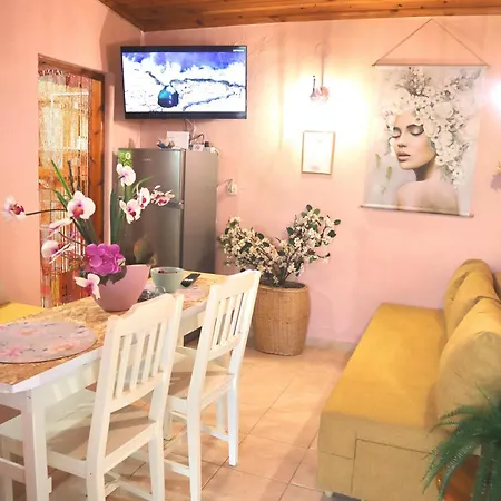 La Rosalie Holiday home Astris