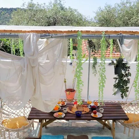 La Rosalie Holiday home Astris